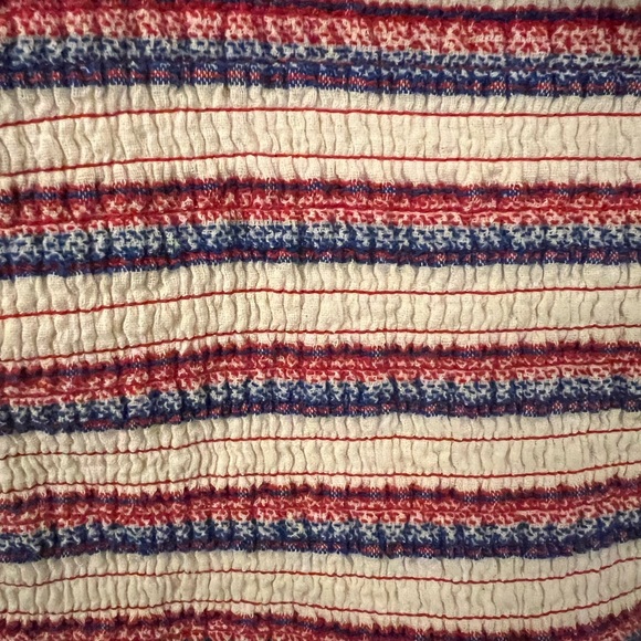 Parker off the shoulder top. Elasticized for the perfect fit. - Picture 2 of 6